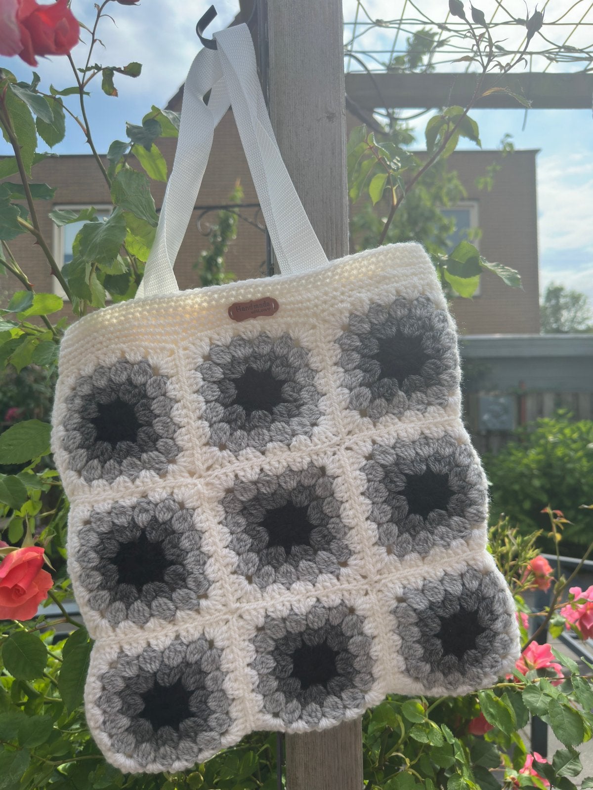 Handgemaakte gehaakte tas - Granny Square design, Sieraden, Tassen en Uiterlijk, Tassen | Damestassen, Nieuw, Shopper, Overige kleuren