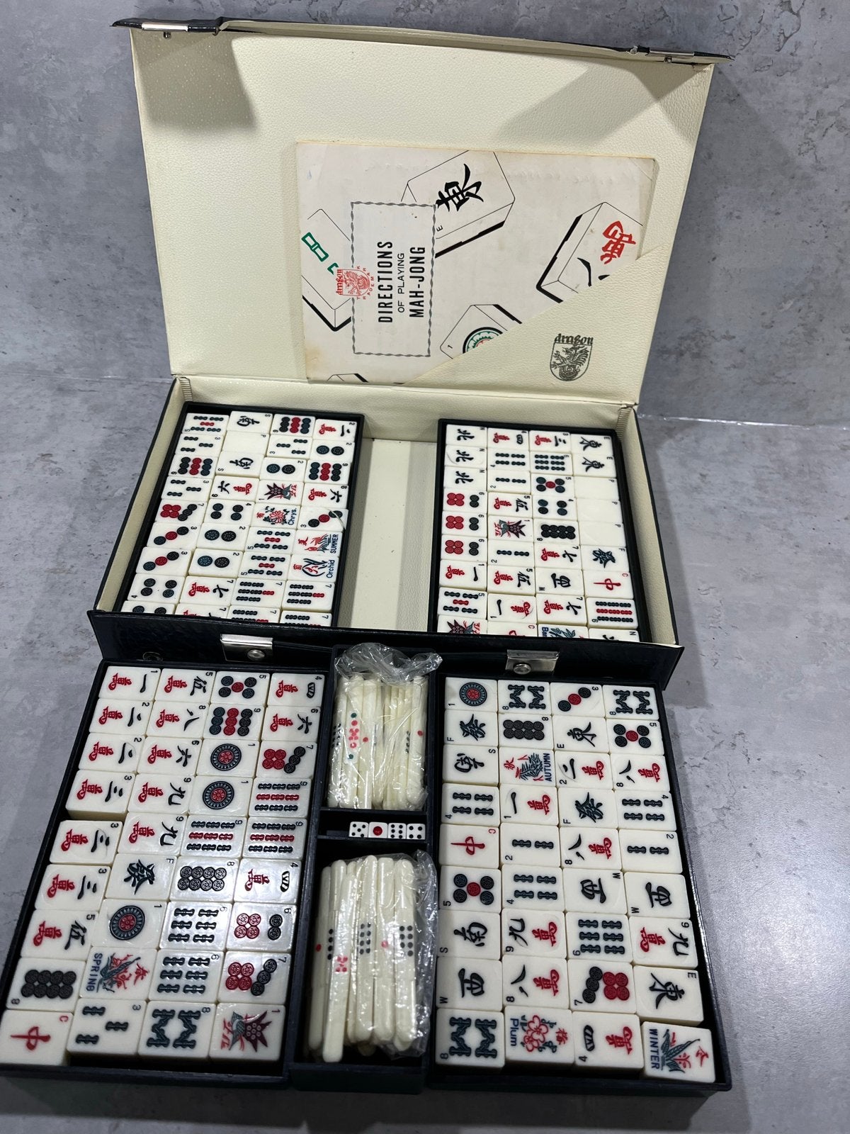 Vintage Mahjong spel in koffer met handleiding, Drie of vier spelers, Ophalen of Verzenden, Zo goed als nieuw