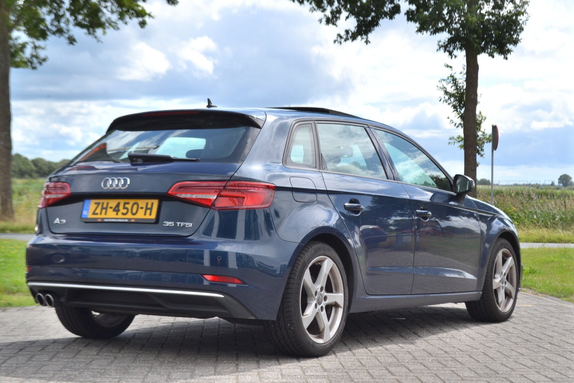Audi A3 Sportback 35 TFSI 150pk Sport Lease Edition Panorama, Auto's, Euro 6, 4 cilinders, 150 pk, Blauw