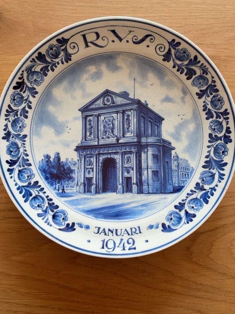Royal Delft RVS gedenkbord 1942 Delftse Poort Rotterdam WOII, Antiek en Kunst, Verzenden