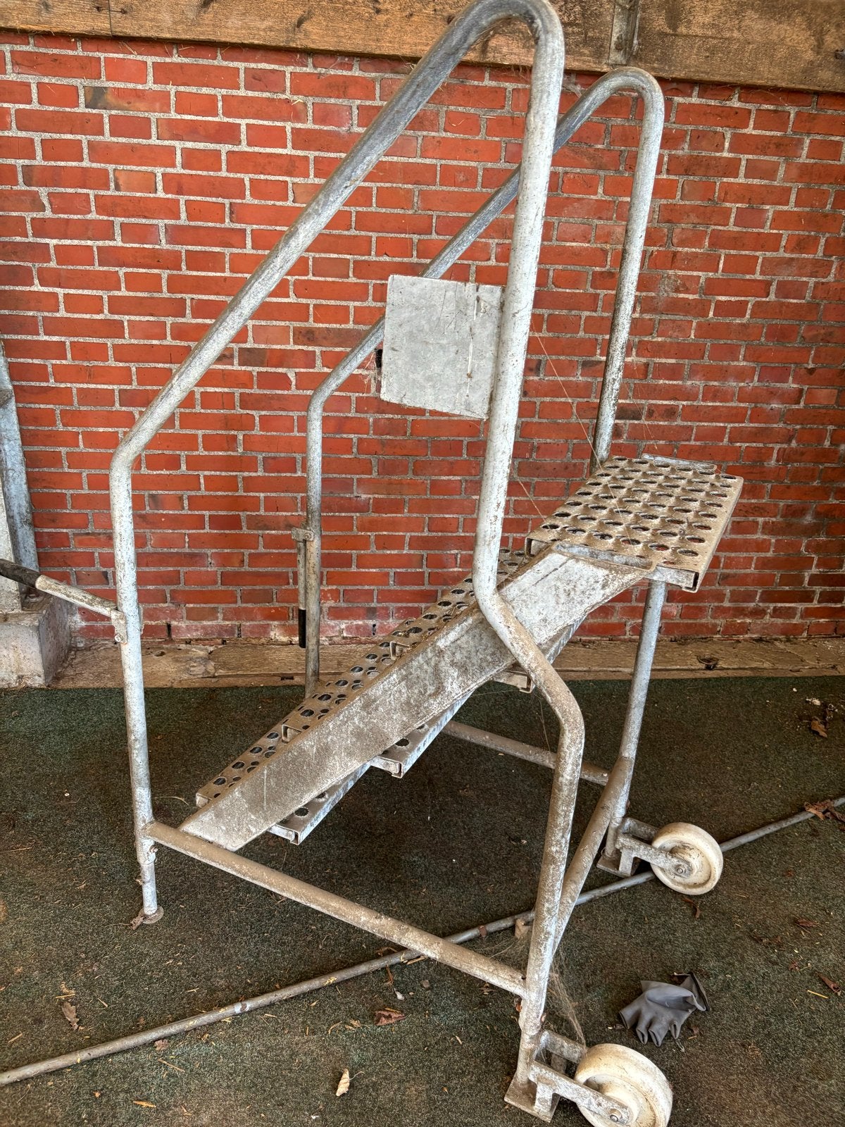 Stevige metalen trap met wielen, Ophalen of Verzenden, Gebruikt, Trap, Minder dan 2 meter