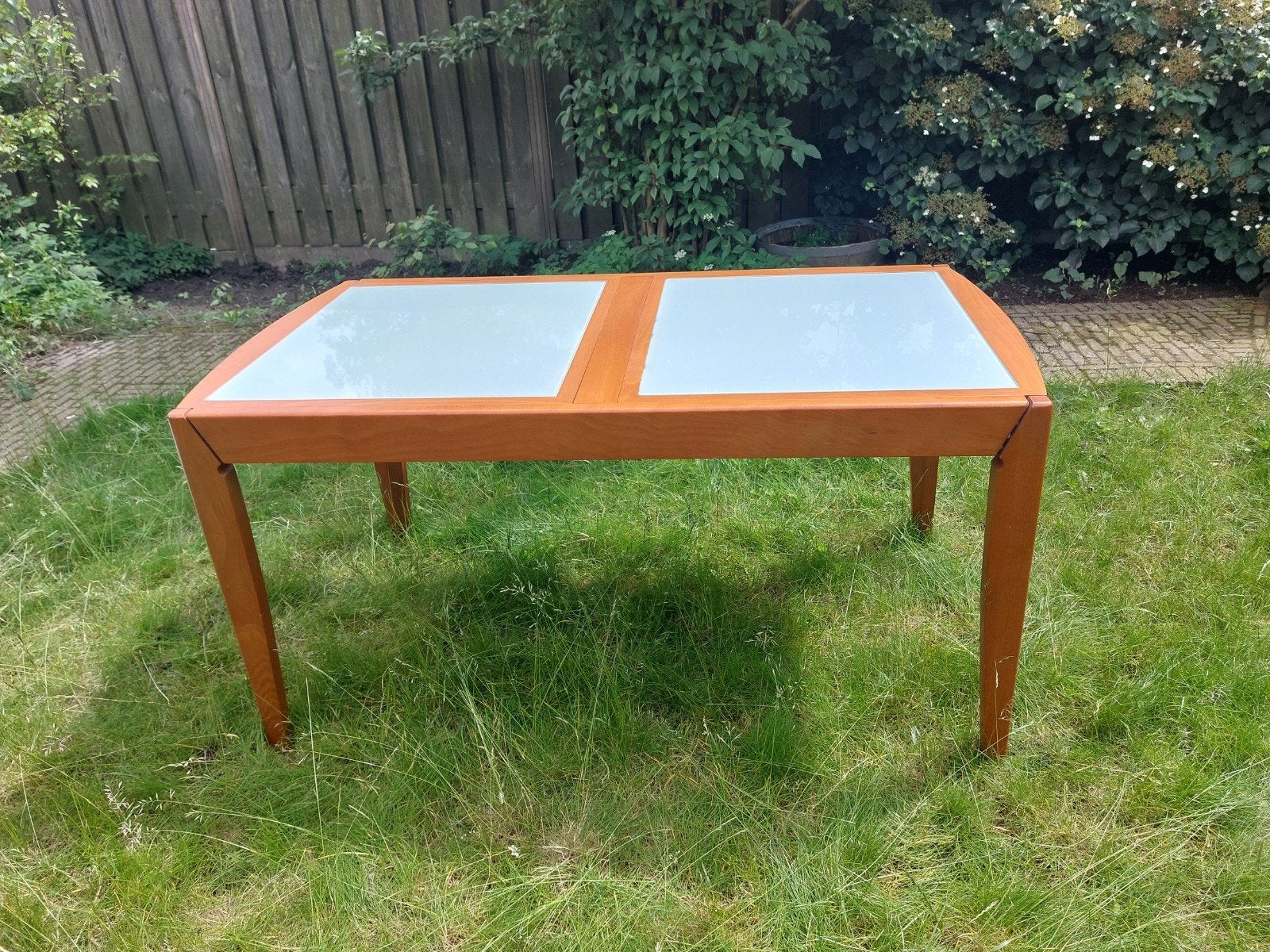 Eettafel, kersenhout met mat glas, uitschuifbaar., Ophalen, Glas, Gebruikt, 50 tot 100 cm