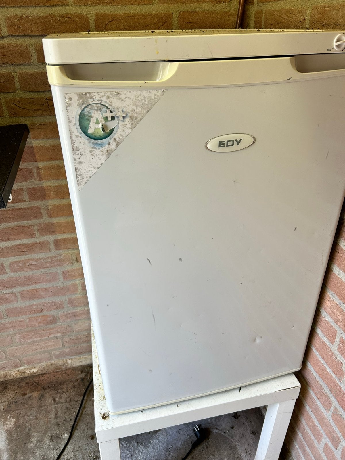 EDY Vriezer - Kan een schoonmaakbeurt gebruiken, Gebruikt, 100 tot 150 liter, Met aparte vriezer, Energieklasse A of zuiniger