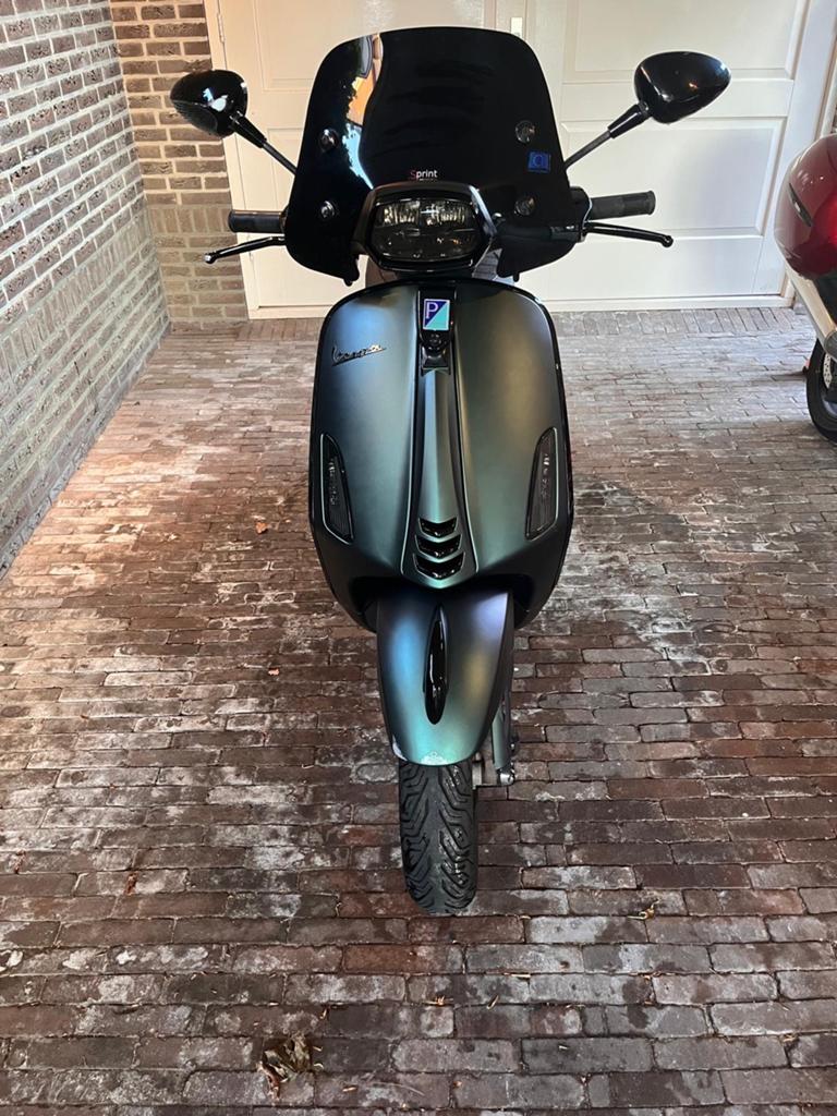 Vespa Sprint Speciale Kleur cyclaam green Unieke Uitvoering, Ophalen, Gebruikt, Benzine, Overige modellen