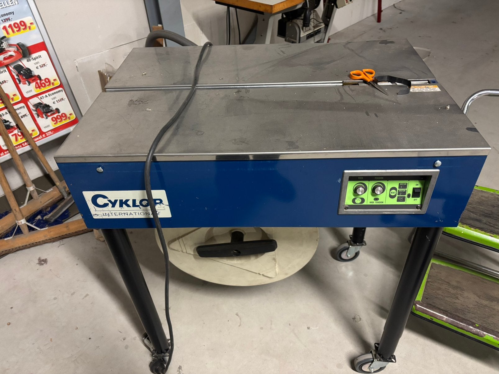 verrijdbare inbindmachine met PP band merk Cyklop 220V, Ophalen, Minder dan 30 mm, Gebruikt, Overige typen