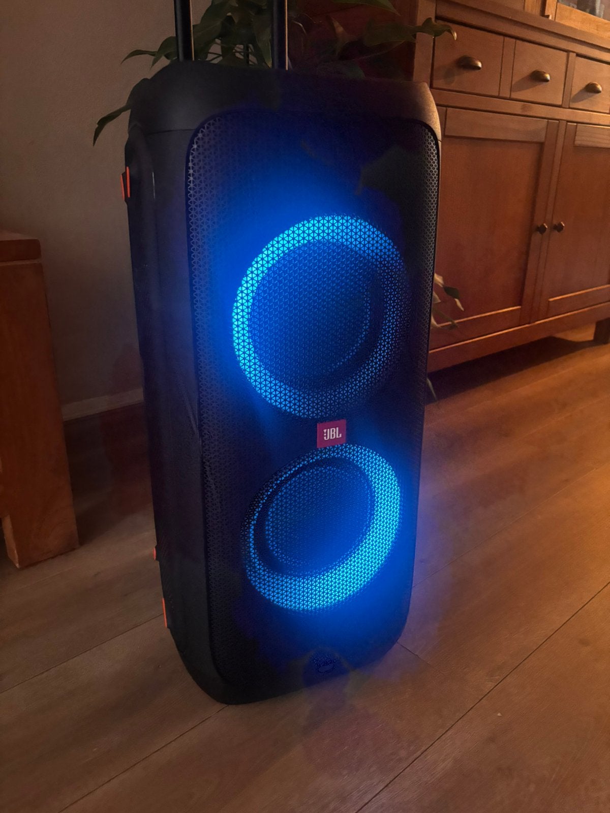 JBL Partybox 310 NIEUW!, Audio, Tv en Foto, Luidsprekers, Ophalen, JBL, Inclusief kabels, Party speaker