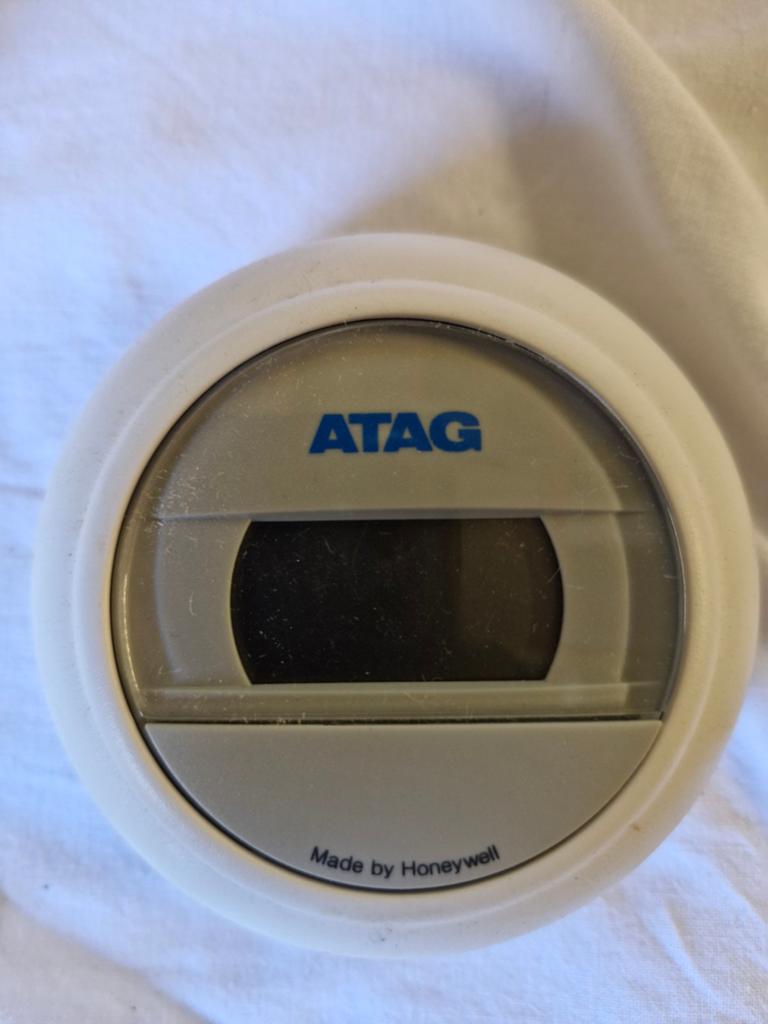 Te koop .thermostaat klokken., Doe-het-zelf en Verbouw, Thermostaten, Ophalen, Nieuw