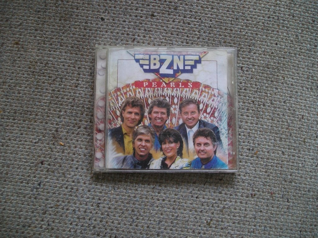 CD BZN - Pearls, Ophalen of Verzenden, Gebruikt, Pop, Inclusief boekje