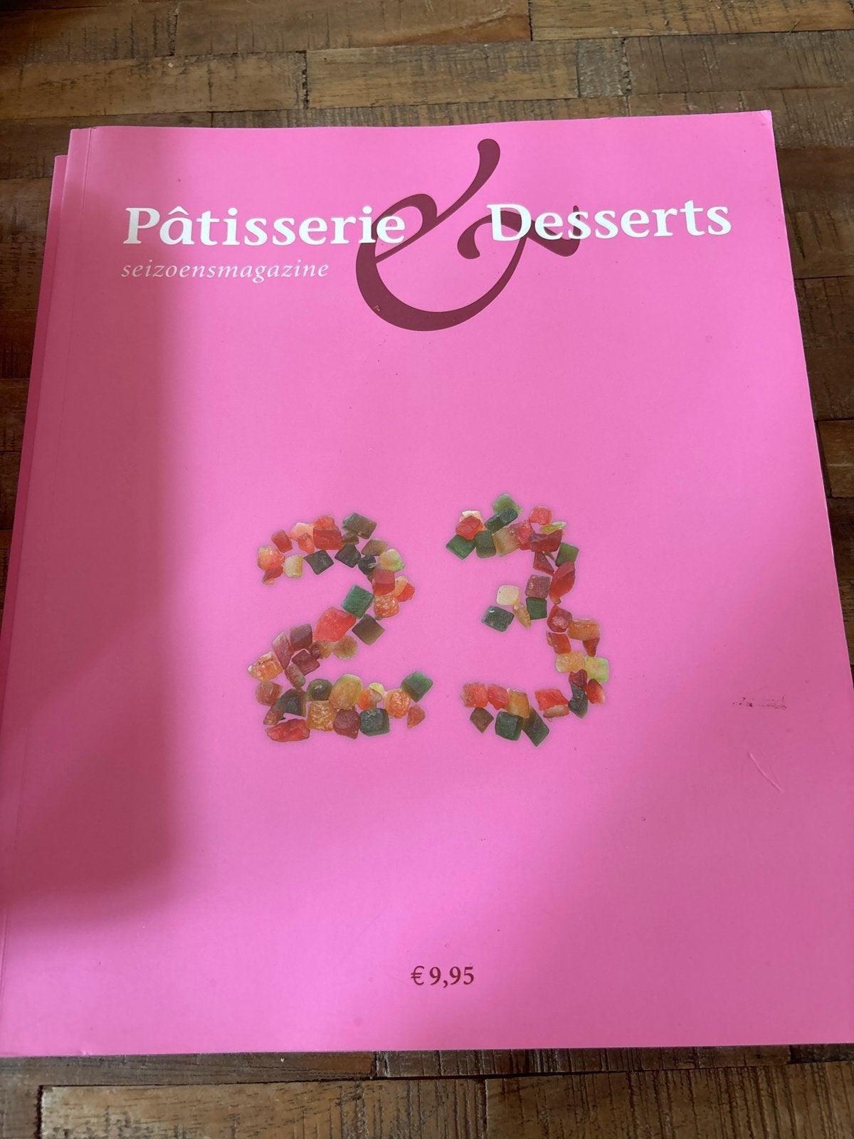 Pâtisserie & Desserts Seizoensmagazine 23, Ophalen of Verzenden, Zo goed als nieuw, Taart, Gebak en Desserts