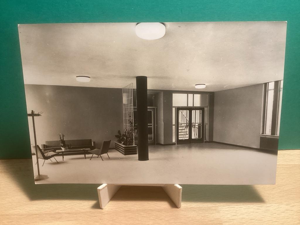 St. Jozef Ziekenhuis Doetinchem Centrale Hal.   110, Verzamelen, Ansichtkaarten | Nederland, Ophalen of Verzenden, 1940 tot 1960