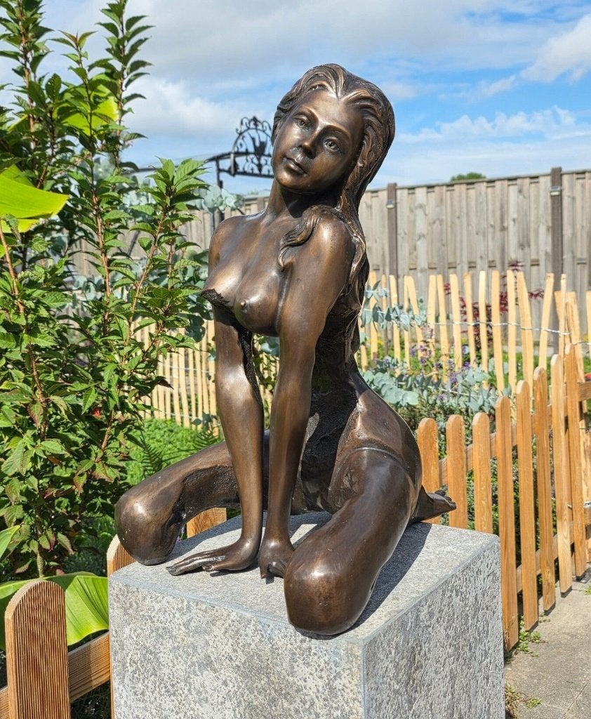 MODERN ART BRONZEN BEELD SUPER SEXY LADY, Ophalen