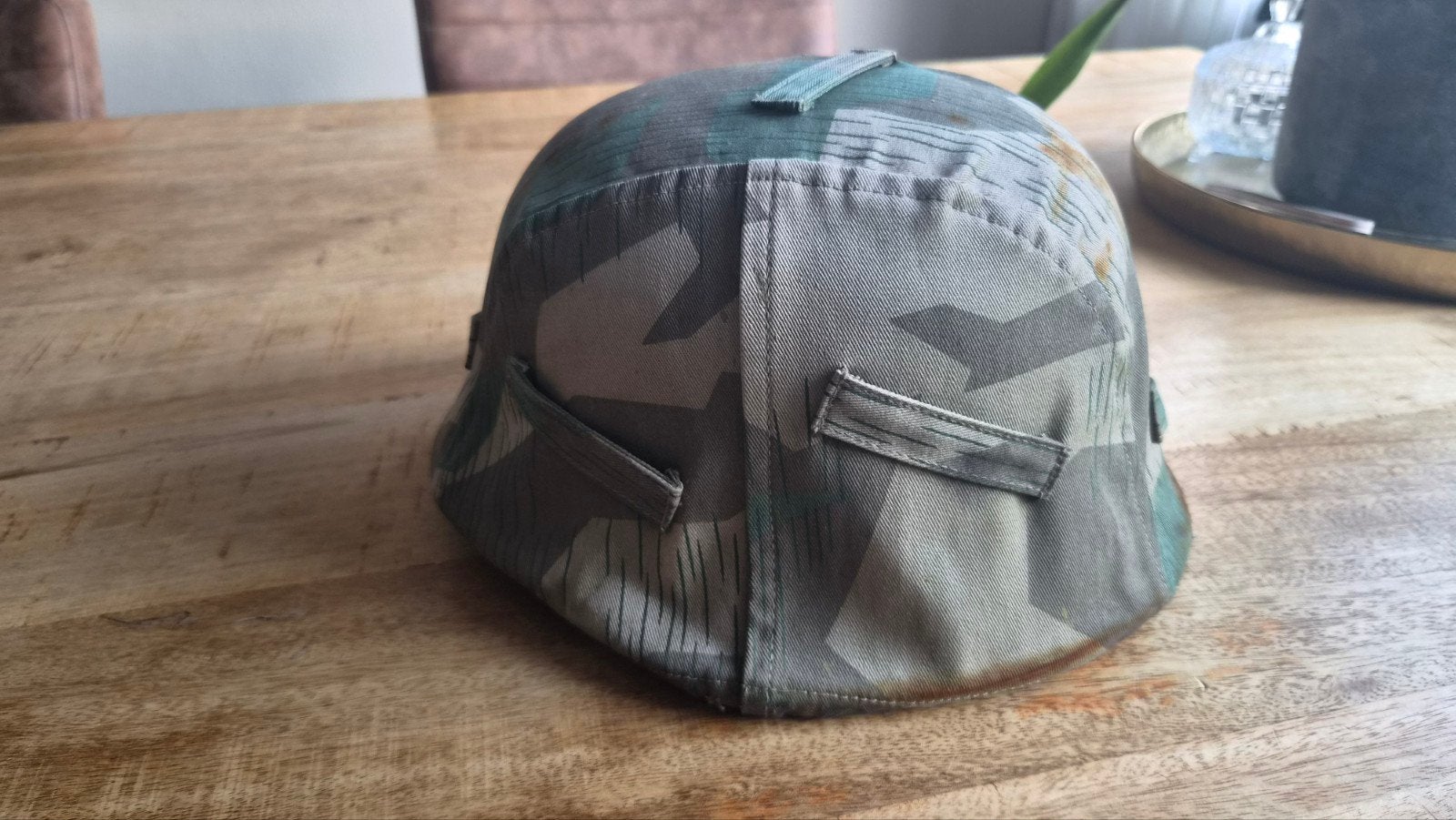 Repro Splittertarn + feuerwehr helm, Verzamelen, Militaria | Tweede Wereldoorlog, Ophalen of Verzenden, Nederland, Helm of Baret