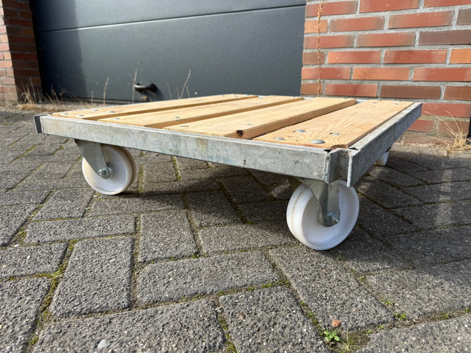 Te koop stevig hondje/karretje., Doe-het-zelf en Verbouw, 100 liter of meer, Ophalen, Zo goed als nieuw, Transportkar