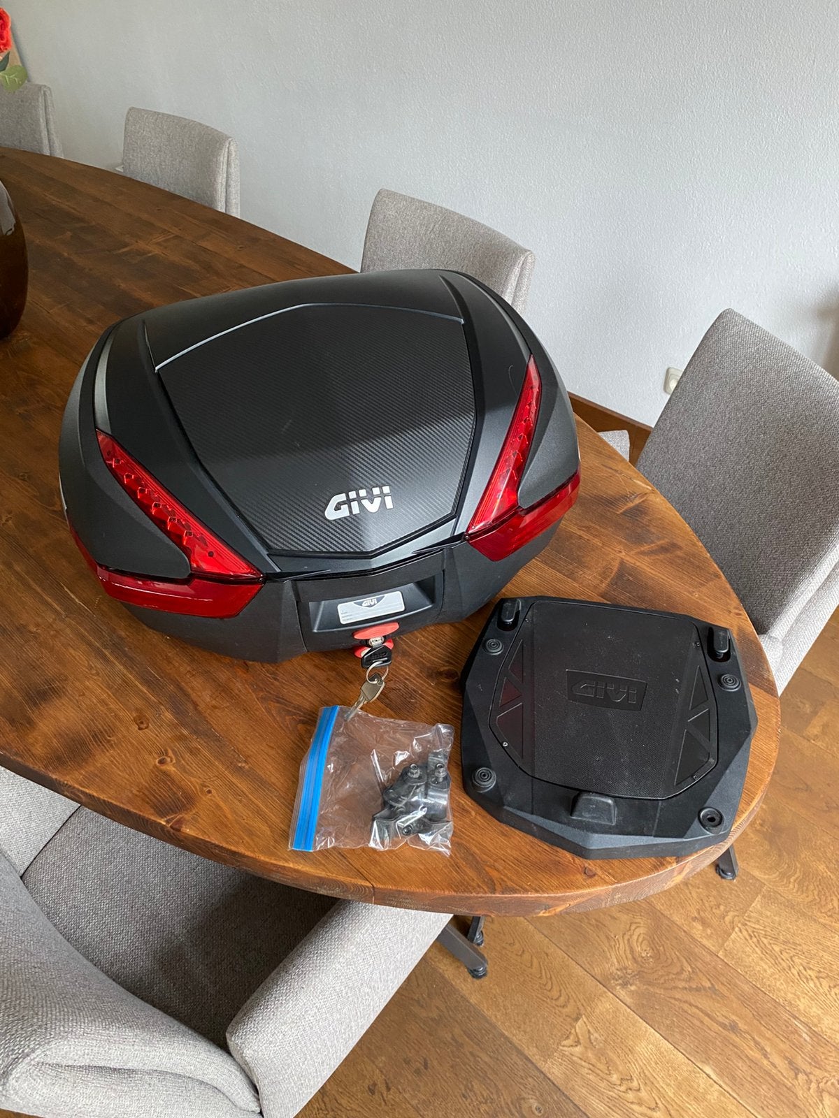 GIVI V47 Monokey topkoffer – 47 liter – inclusief bodemplaat, Ophalen of Verzenden, Zo goed als nieuw