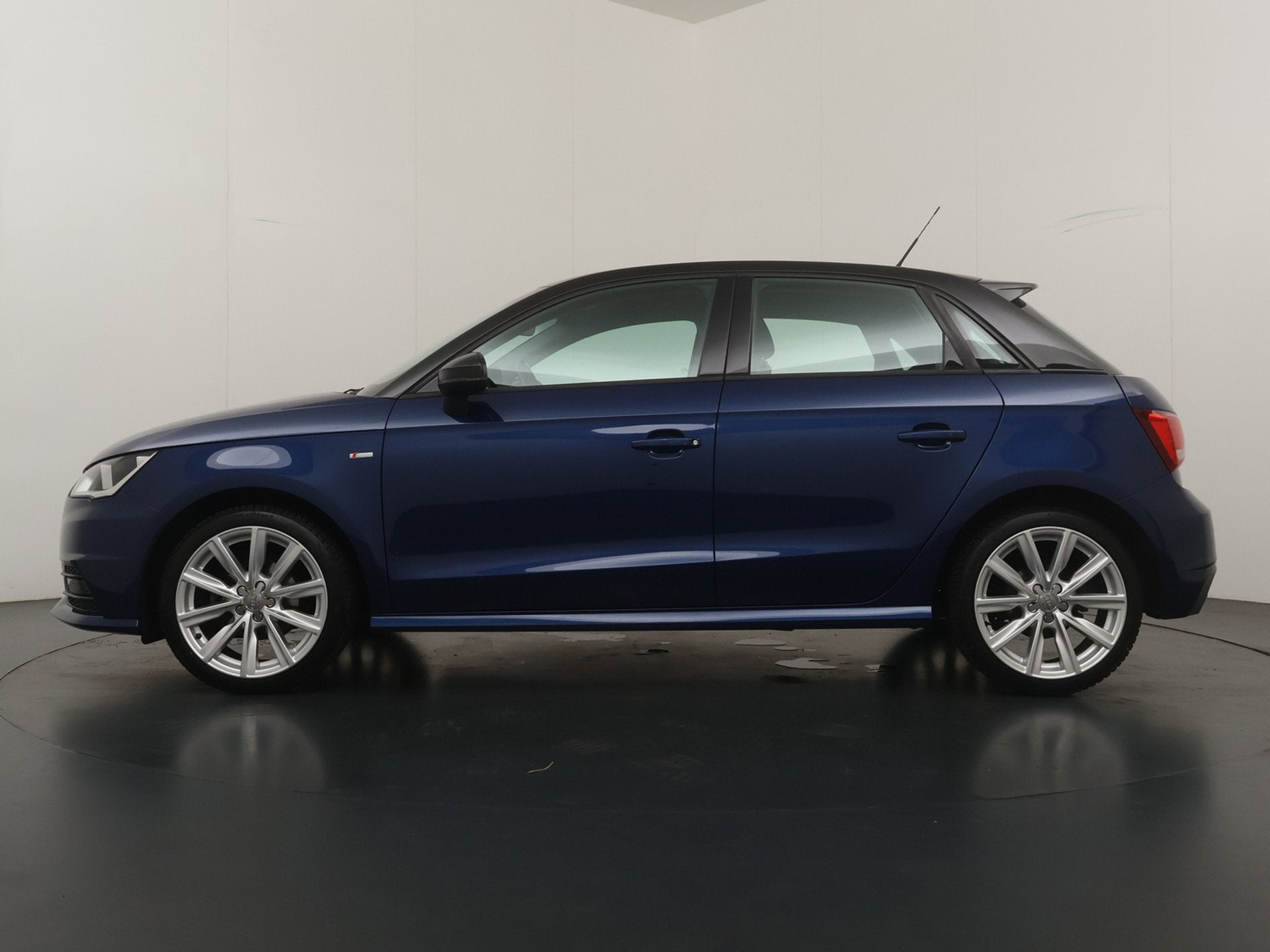 Audi A1 Sportback 1.0 TFSI Pro Line - S-Line - Cruise contro, Auto's, Voorwielaandrijving, Dealer onderhouden, Stof, 49 €/maand