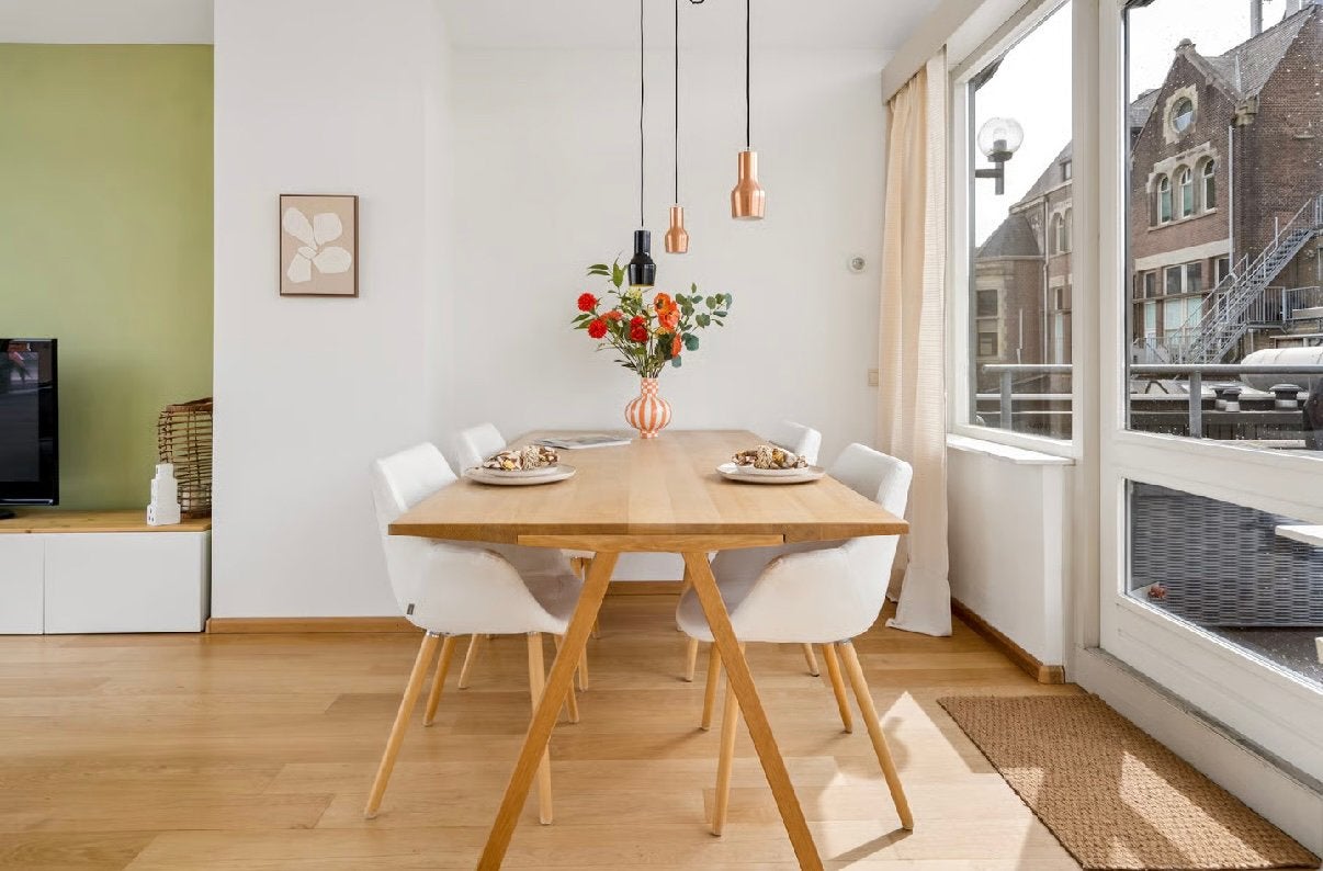 4 witte, leren eetkamerstoelen (kuipstoelen) van Zuiver, Huis en Inrichting, Stoelen, Ophalen, Gebruikt, Wit, Leer