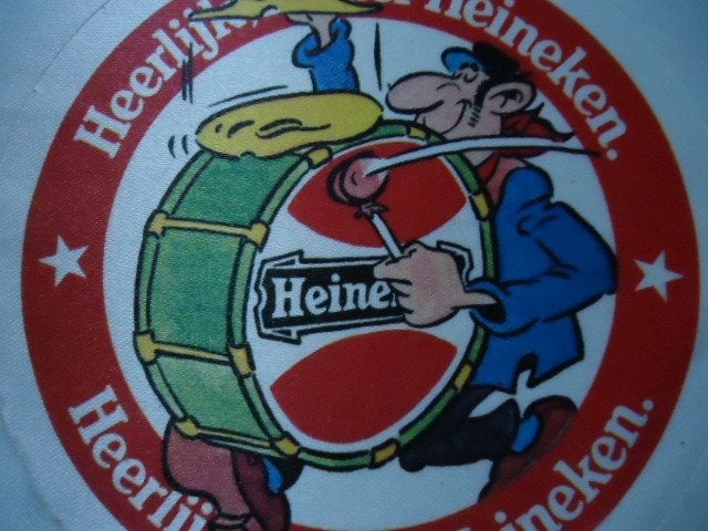 sticker oud Heineken Carnaval Jan van Haasteren strip art --, Ophalen of Verzenden, Zo goed als nieuw, Bedrijf of Vereniging
