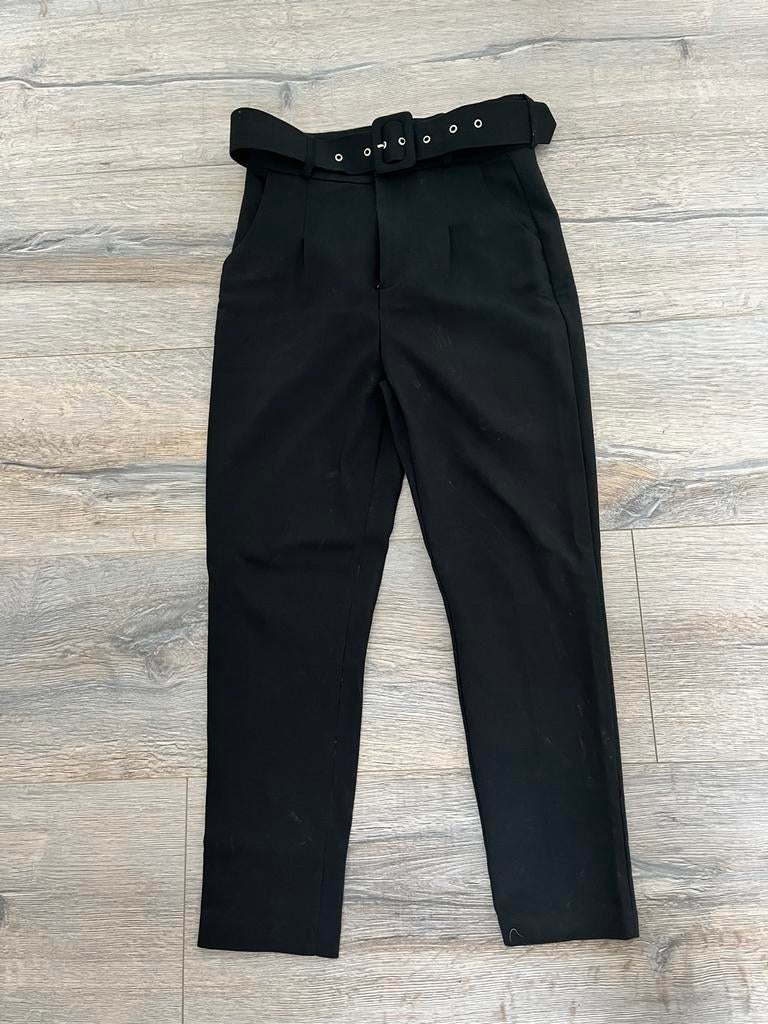 Zwarte pantalon met riem - Karol Basic, Zwart, Ophalen of Verzenden, Zo goed als nieuw, Maat 36 (S)