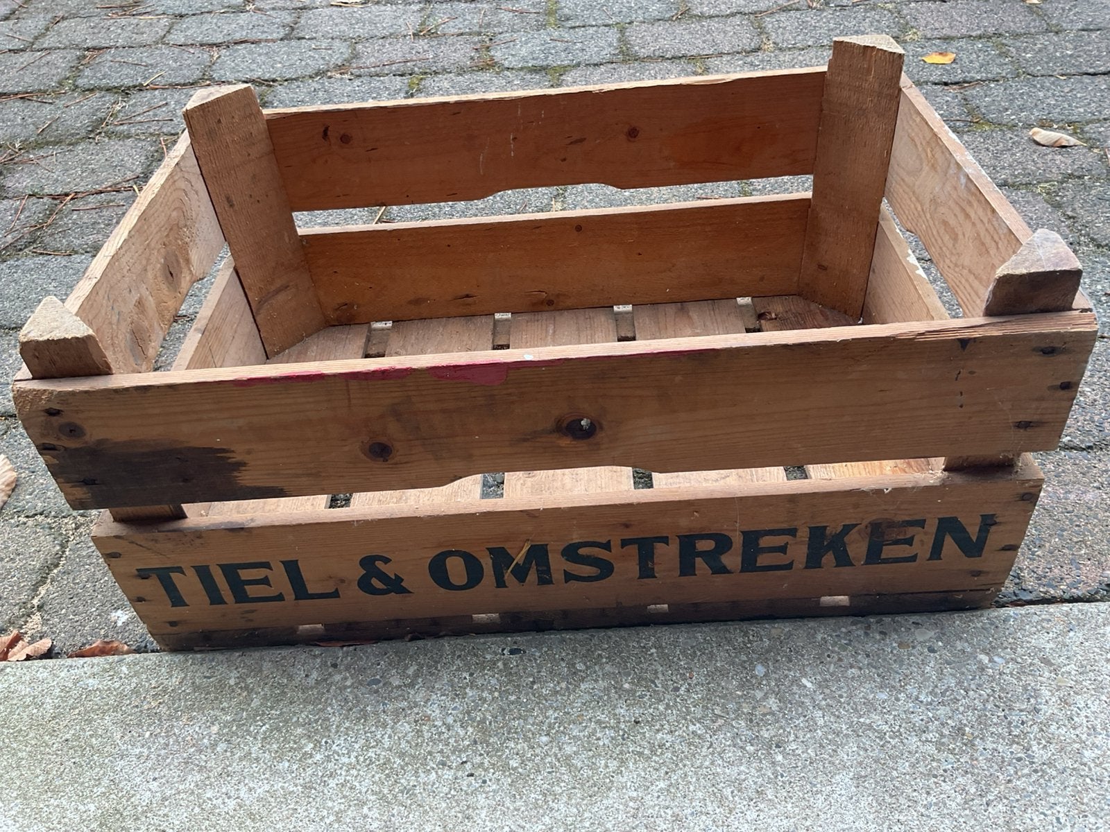 Veilingkist Tiel en omstreken 1975, Huis en Inrichting, Woonaccessoires | Kisten, Ophalen, Gebruikt, Overige houtsoorten, Minder dan 50 cm