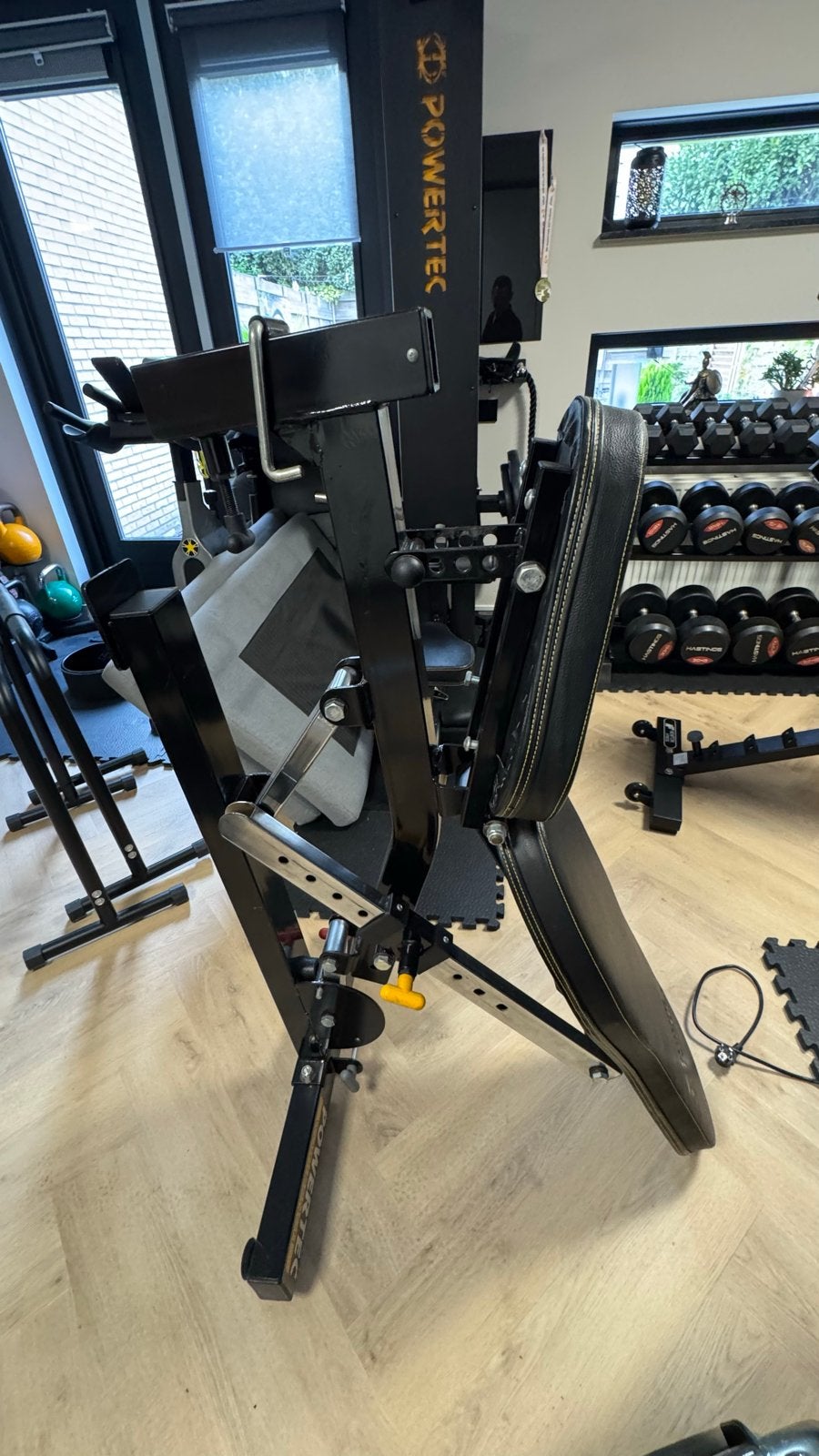 Foto 22 van Home gym/ complete homegym met alles erop en eraan.