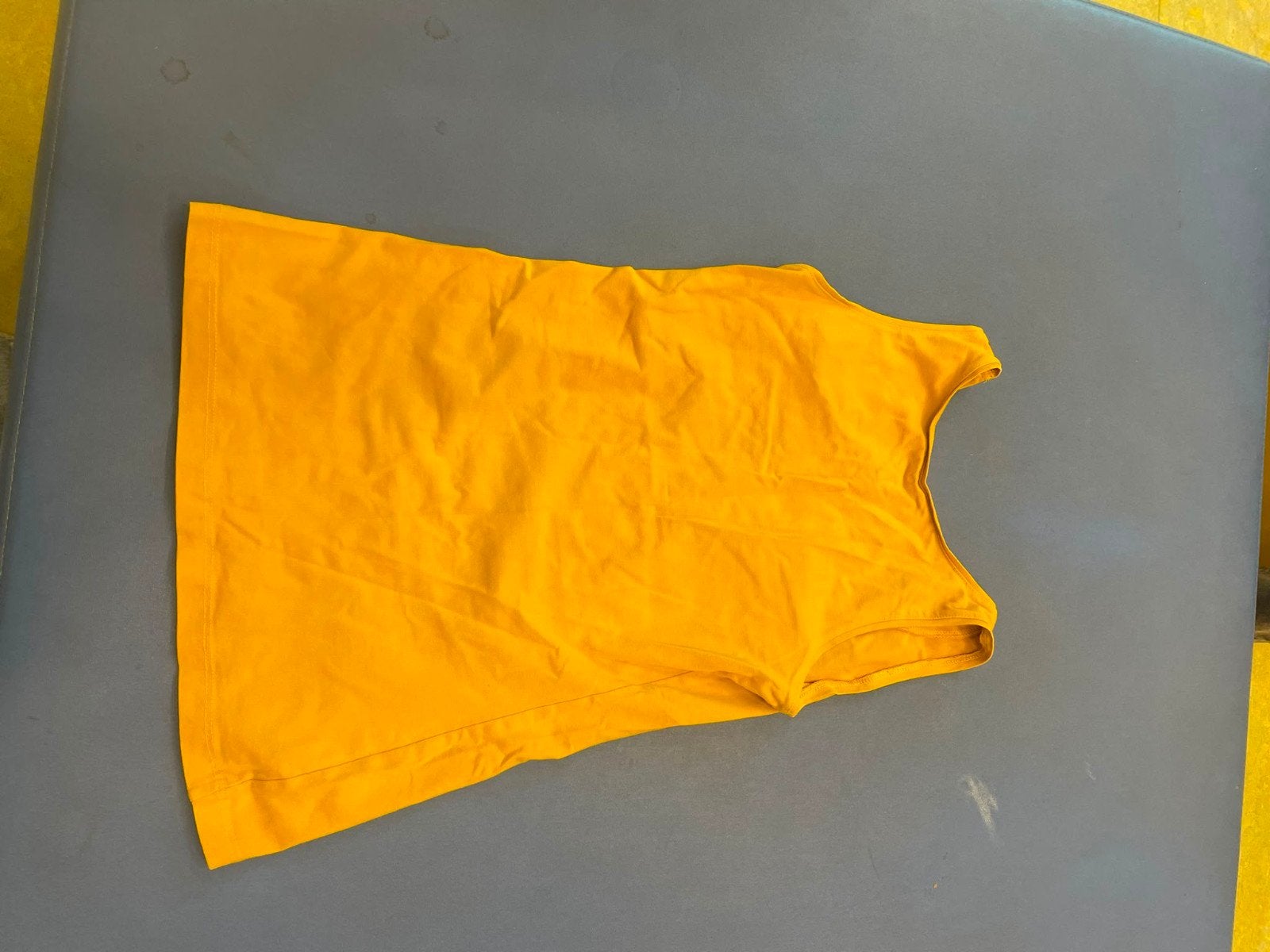 Geel mouwloos topje, Kleding | Dames, T-shirts, Geel, Zonder mouw, Ophalen, Maat 38/40 (M)