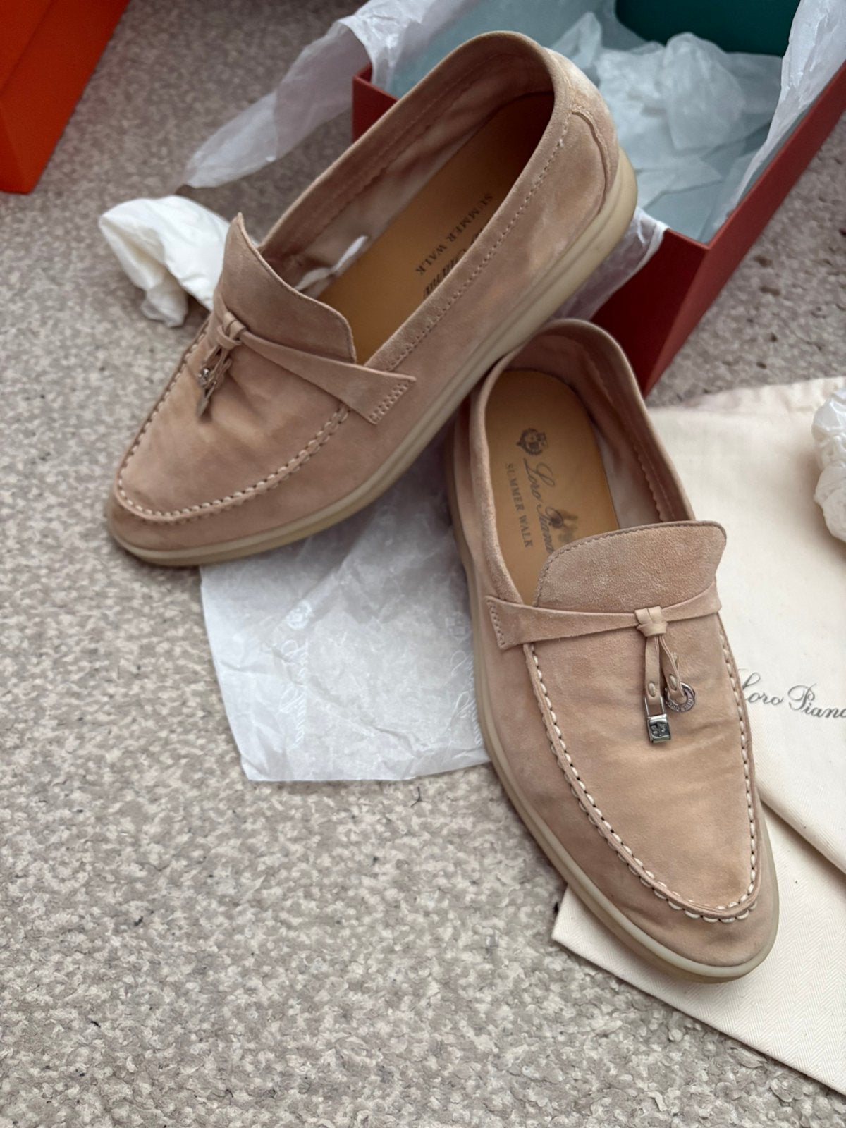 Loro piana, Ophalen of Verzenden, Zo goed als nieuw, Zwart, Sneakers of Gympen