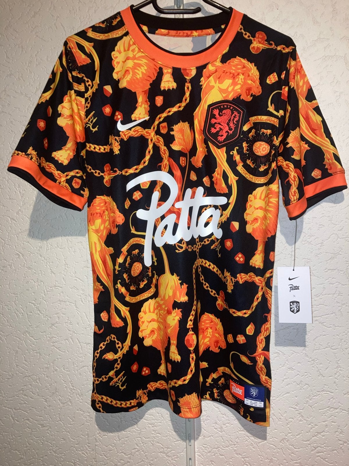 Patta x Nike Nederlands Elftal Oranje Pre-match shirt M, Sport en Fitness, Ophalen, Nieuw