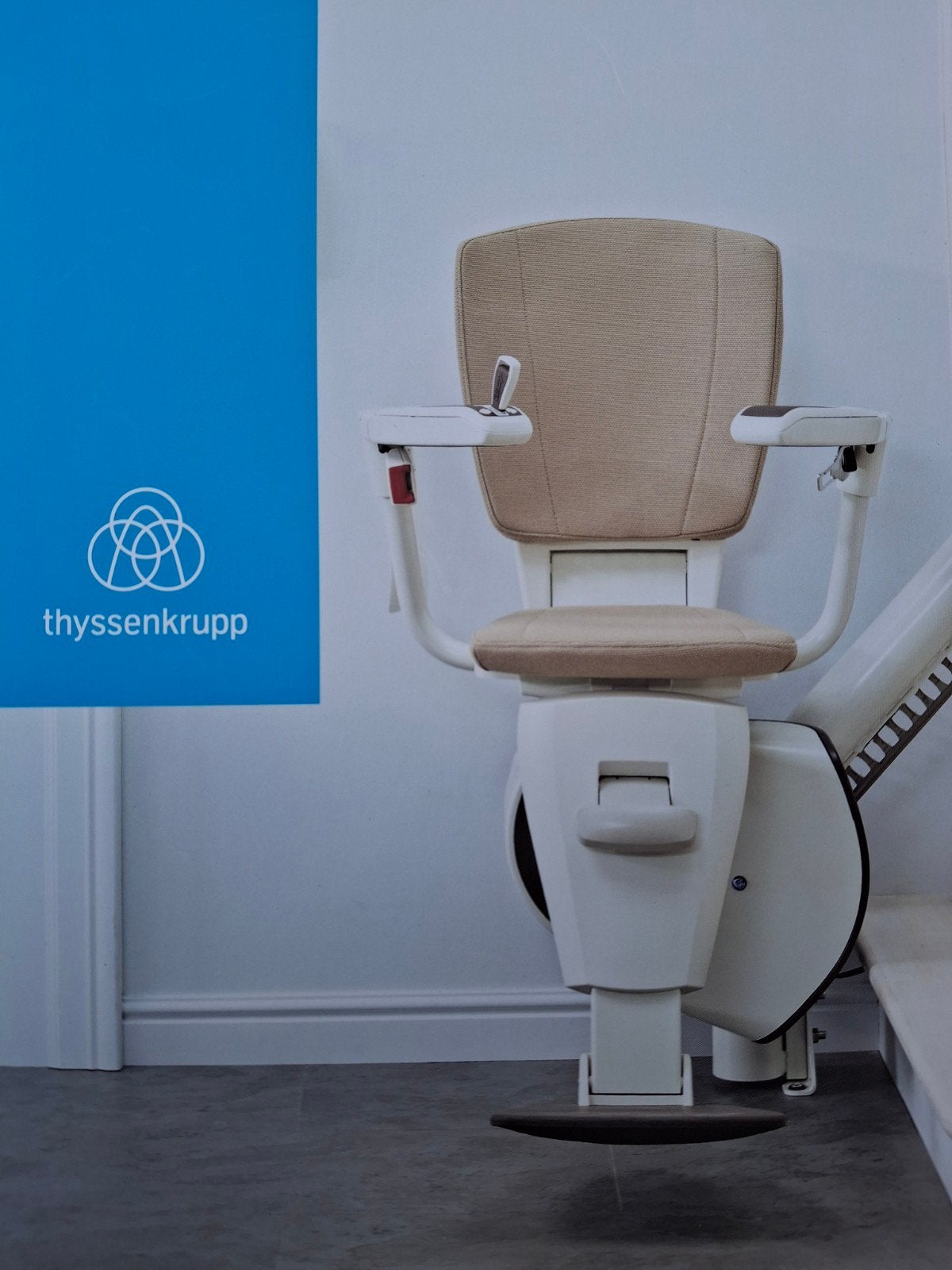 Traplift thyssenkrupp, Diversen, Trapliften, Ophalen, Gebruikt, Recht