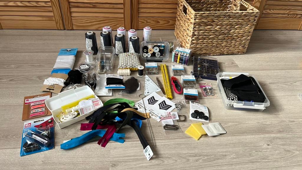 Naai accessoires en fournituren (diversen - één pakket), Hobby en Vrije tijd, Ophalen of Verzenden, Zo goed als nieuw, Rits of Sluiting