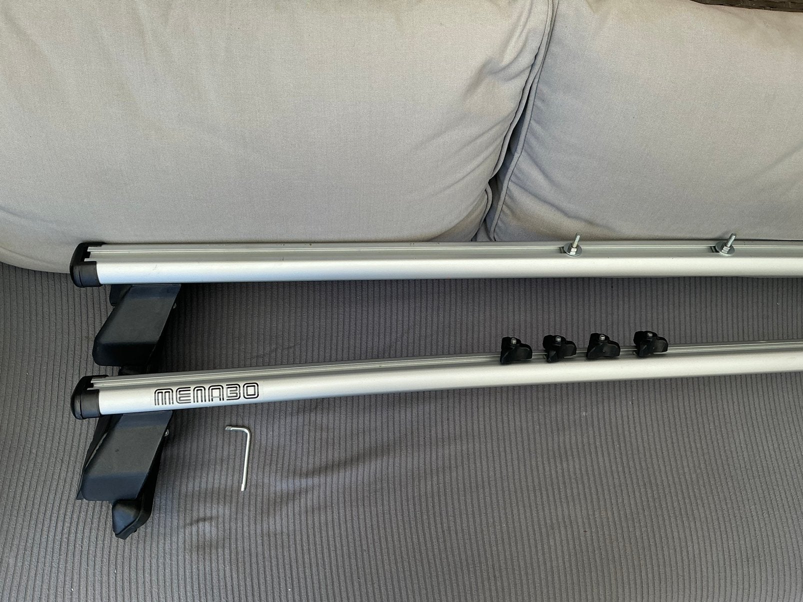 Menabo dakdragers aluminium universeel voor glad dak., Ophalen, Zo goed als nieuw