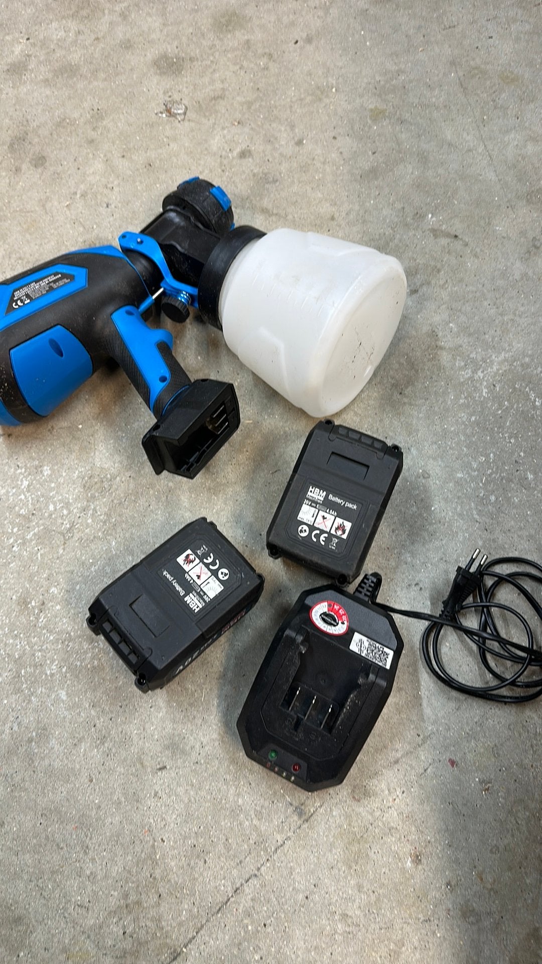HBM Machines Verfspuit met 20V 4.0Ah accu en lader, Ophalen, Zo goed als nieuw