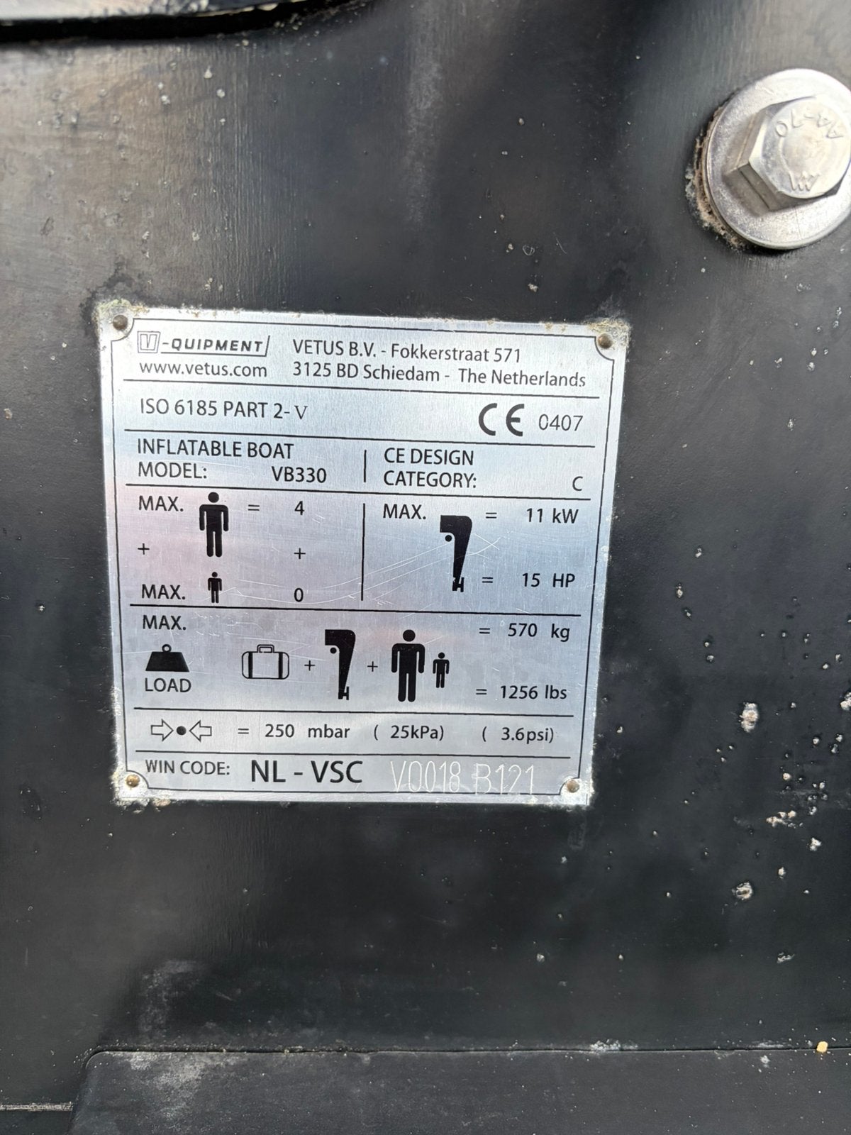Foto 7 van Unieke vetus rubberboot met 8pk motor