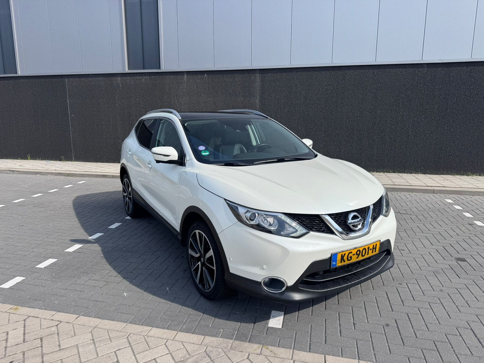 Nissan Qashqai 1.2 Dig-t 85KW 2WD CVT 2016 Wit, Auto's, Nissan, Automaat, 680 kg, 4 cilinders, Wit