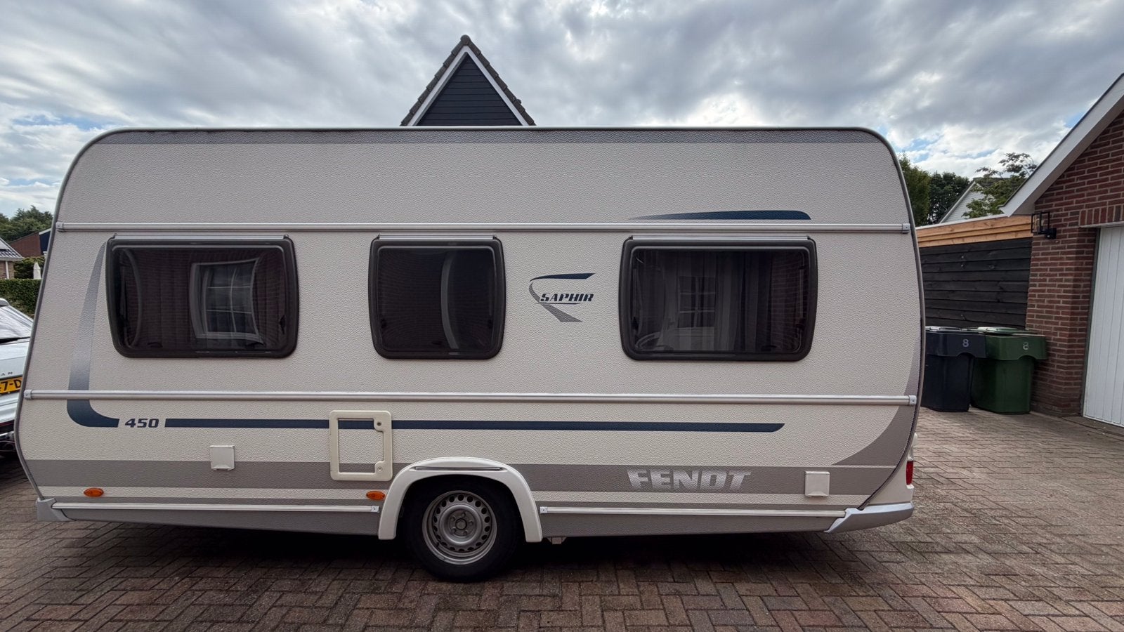 Te koop Fendt QB 450 caravan (bj 2009), Caravans en Kamperen, Caravans, Vast bed, Rondzit, Ringverwarming, Particulier