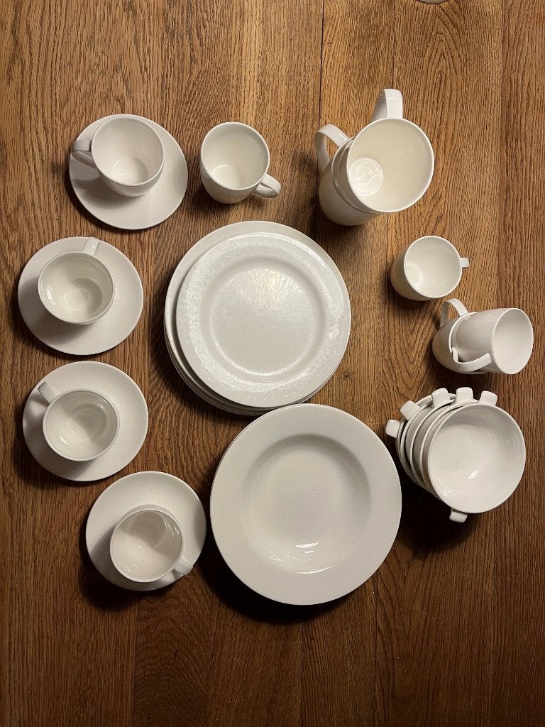 Wit porselein servies fine bone china van Vroom & Dreesman, Ophalen, Zo goed als nieuw, Modern, Kop(pen) en/of Schotel(s)