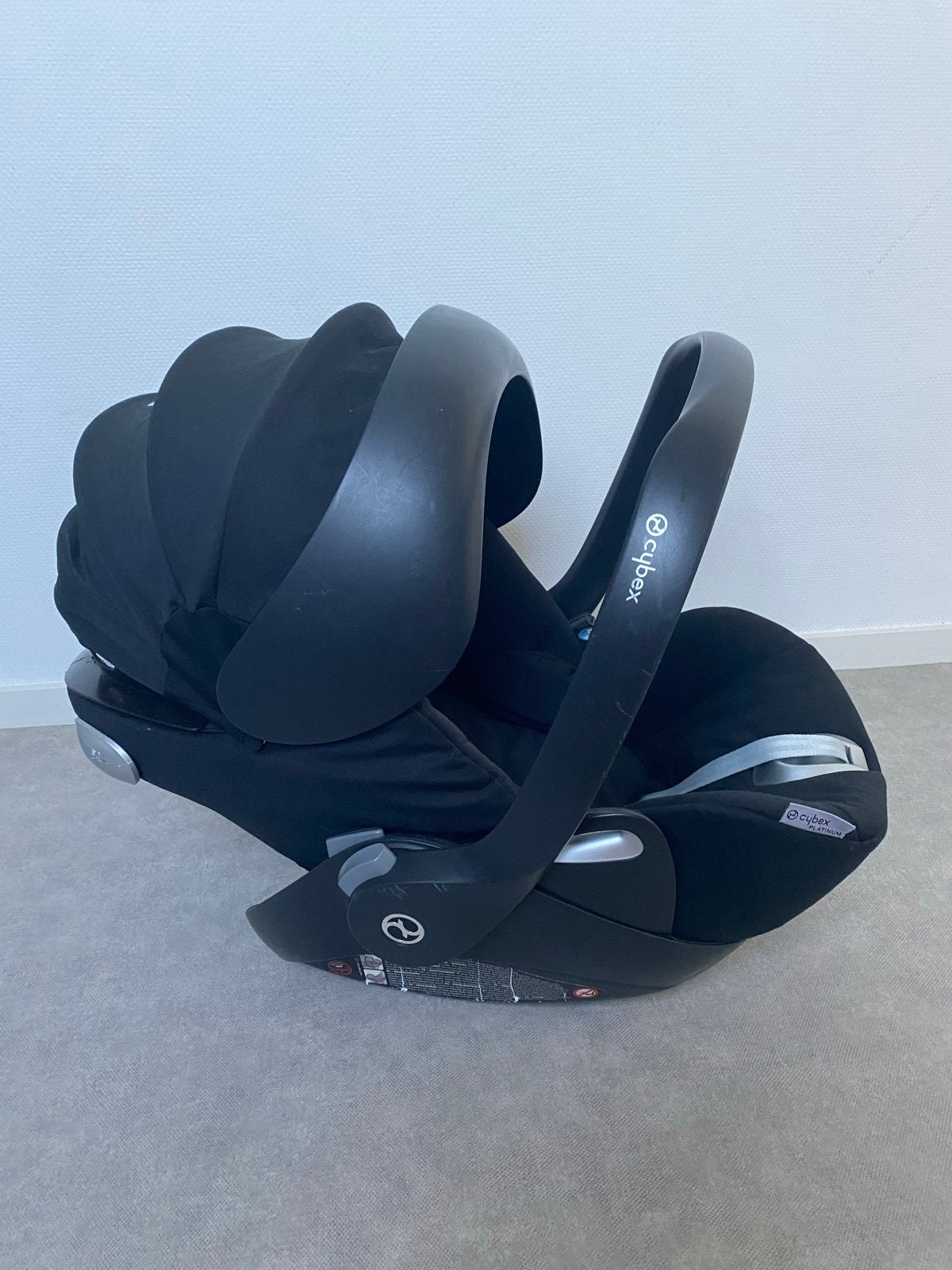 Cybex Cloud Q Black Beauty autostoel, rook en diervrij huis, Autogordel of Isofix, Slaapstand, Zo goed als nieuw, 0 t/m 13 kg