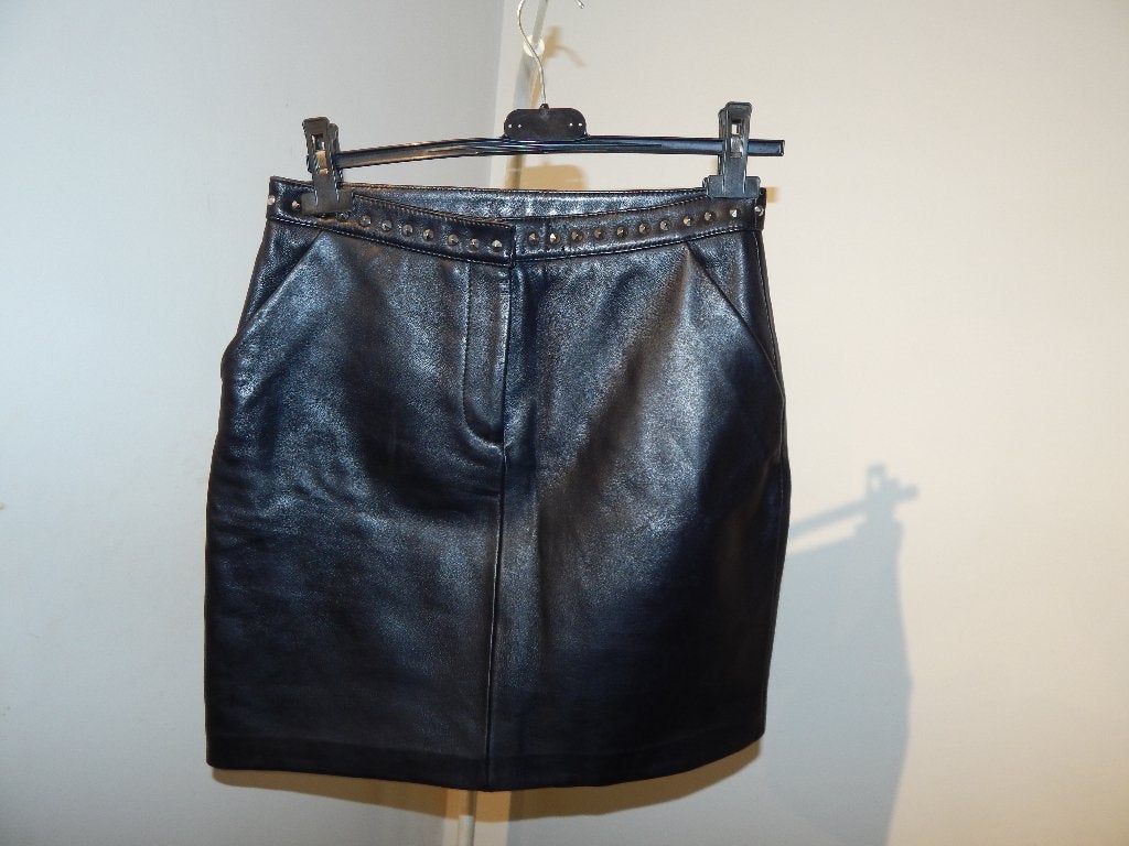 Claudie Pierlot zwarte leren rok boter zacht leer studs M