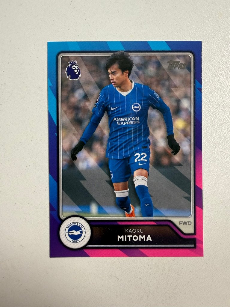 86 Kaoru Mitoma PL Parallel Topps Premier League 2026-27, Ophalen of Verzenden, Nieuw, Buitenlandse clubs, Poster, Plaatje of Sticker