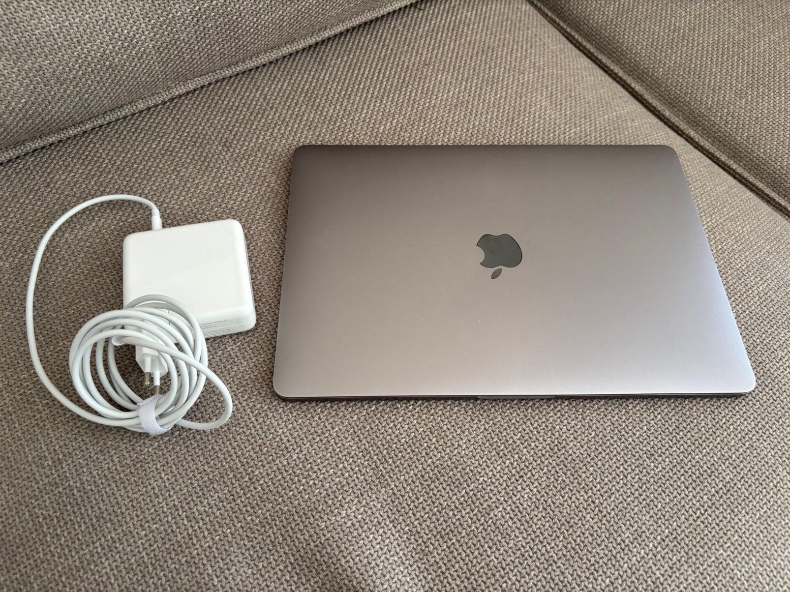 Macbook Pro Nieuwstaat 16GB Ram 256gb Compleet + lader, 2 tot 3 Ghz, 13 inch, Zo goed als nieuw, Ophalen