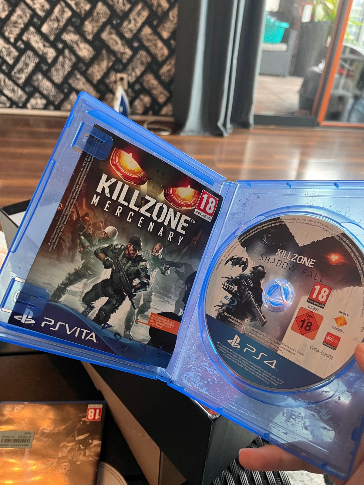 Killzone Shadow Fall PS4 CD - Zo goed als nieuw, Ophalen of Verzenden, Zo goed als nieuw, Shooter, Vanaf 18 jaar