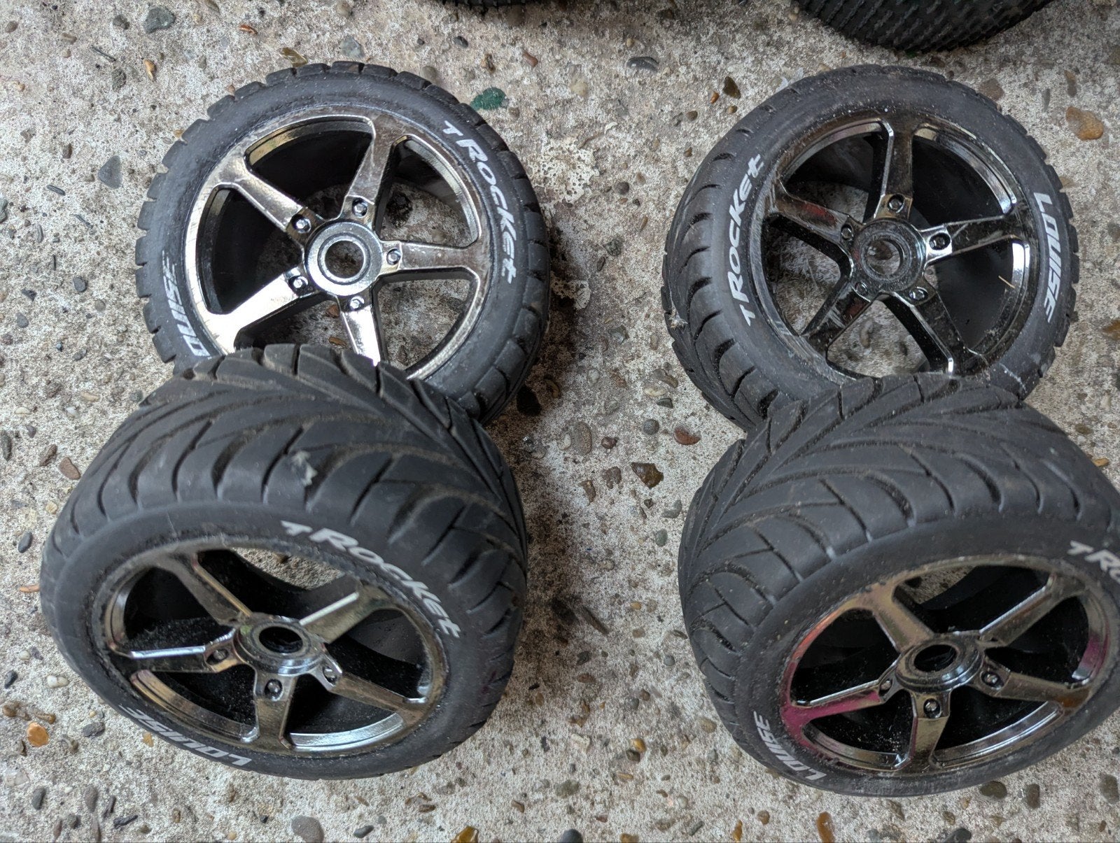 rc auto 2 sets banden hpi ,Arrma,Traxxas,Tamiya, Ophalen of Verzenden, Onderdeel