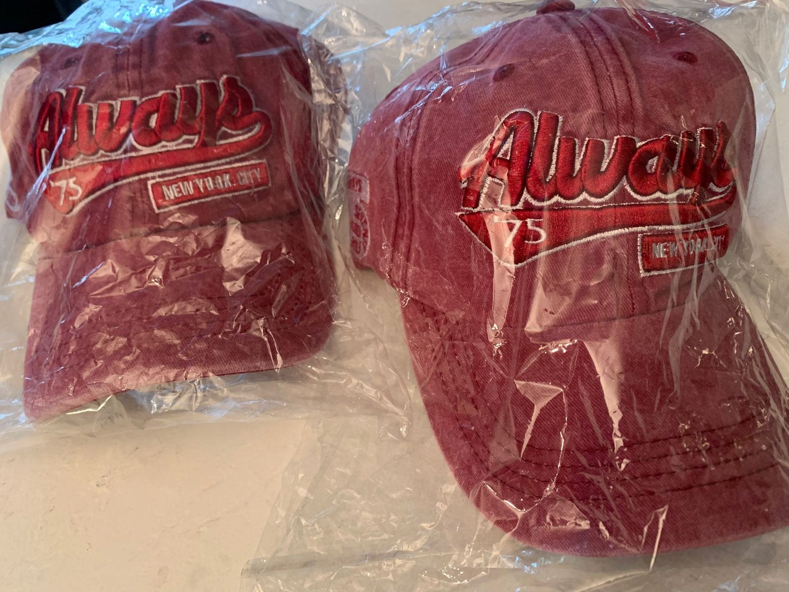 VINTAGE BASEBALL CAPS 2 STUKS WIJN ROOD, Kleding | Heren, Hoeden en Petten, Nieuw, Pet, ALWAYS 75, One size fits all