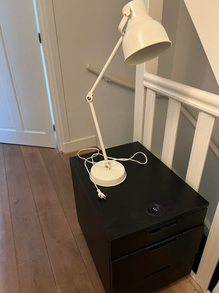Bureaulamp wit, verstelbaar van IKEA, Ophalen, 50 tot 75 cm, Zo goed als nieuw, Metaal