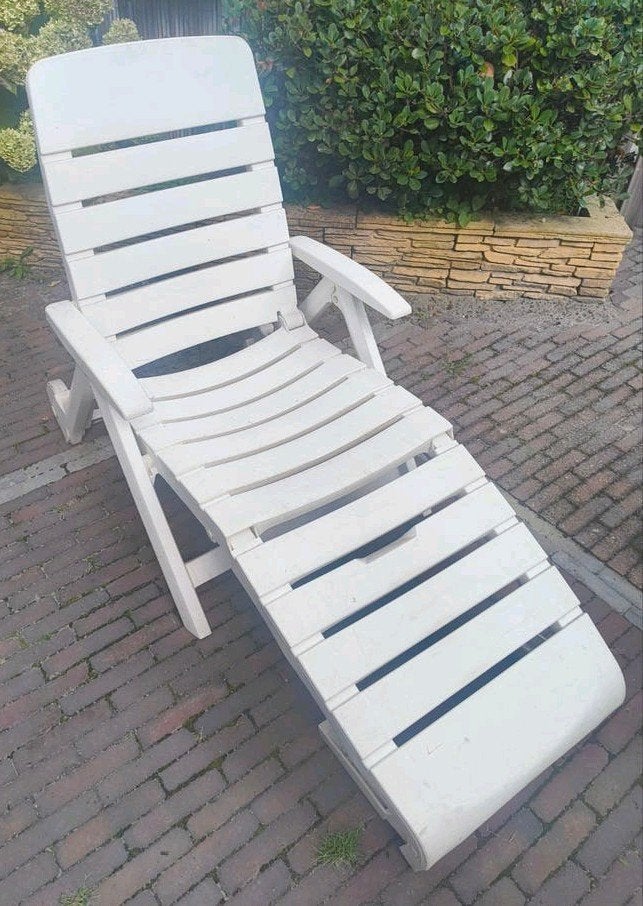 Witte verstelbare Hartman ligstoel, Tuin en Terras, Ophalen of Verzenden, Gebruikt, Kunststof, Verstelbaar
