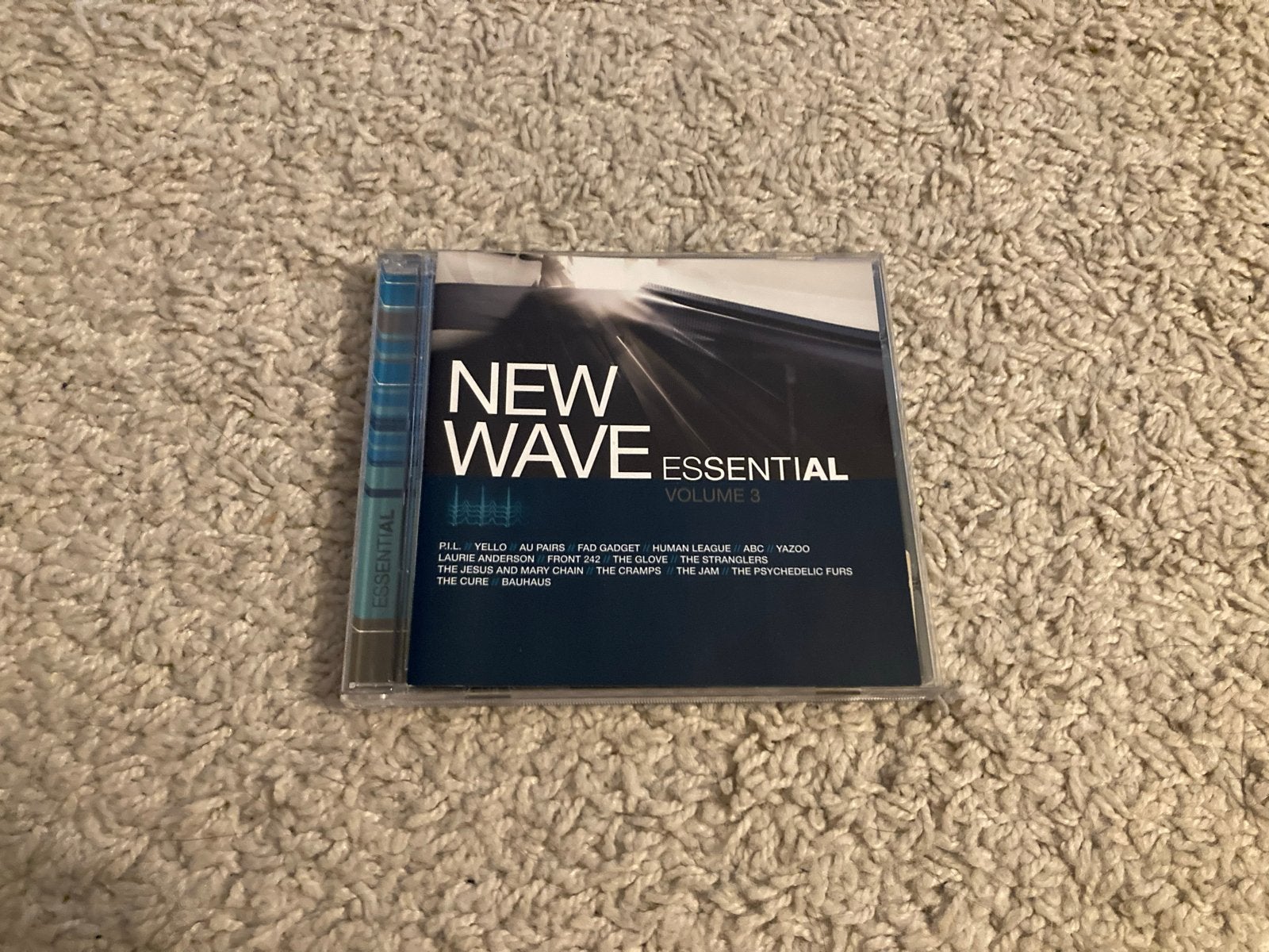 New Wave Essential cd Volume 3, Cd's en Dvd's, Gebruikt, New wave, Ophalen of Verzenden, Verzamelalbum
