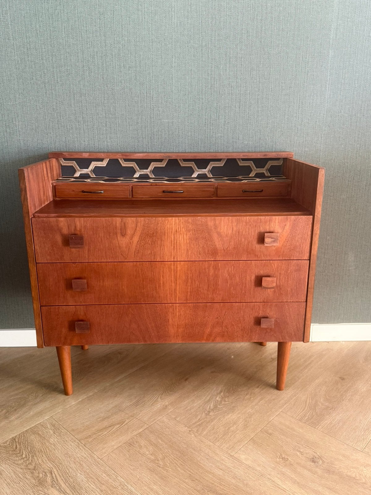 Deense vintage ladekast teak | Mid Century