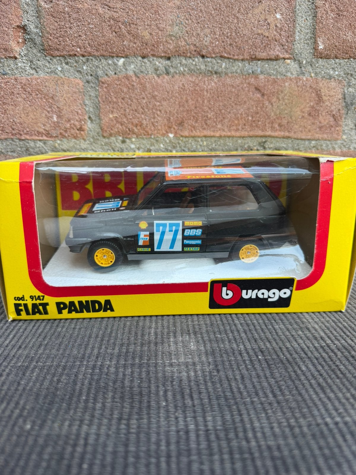 1:24 Bburago Fiat Panda #77, Hobby en Vrije tijd, Ophalen of Verzenden, Gebruikt, Auto, Bburago