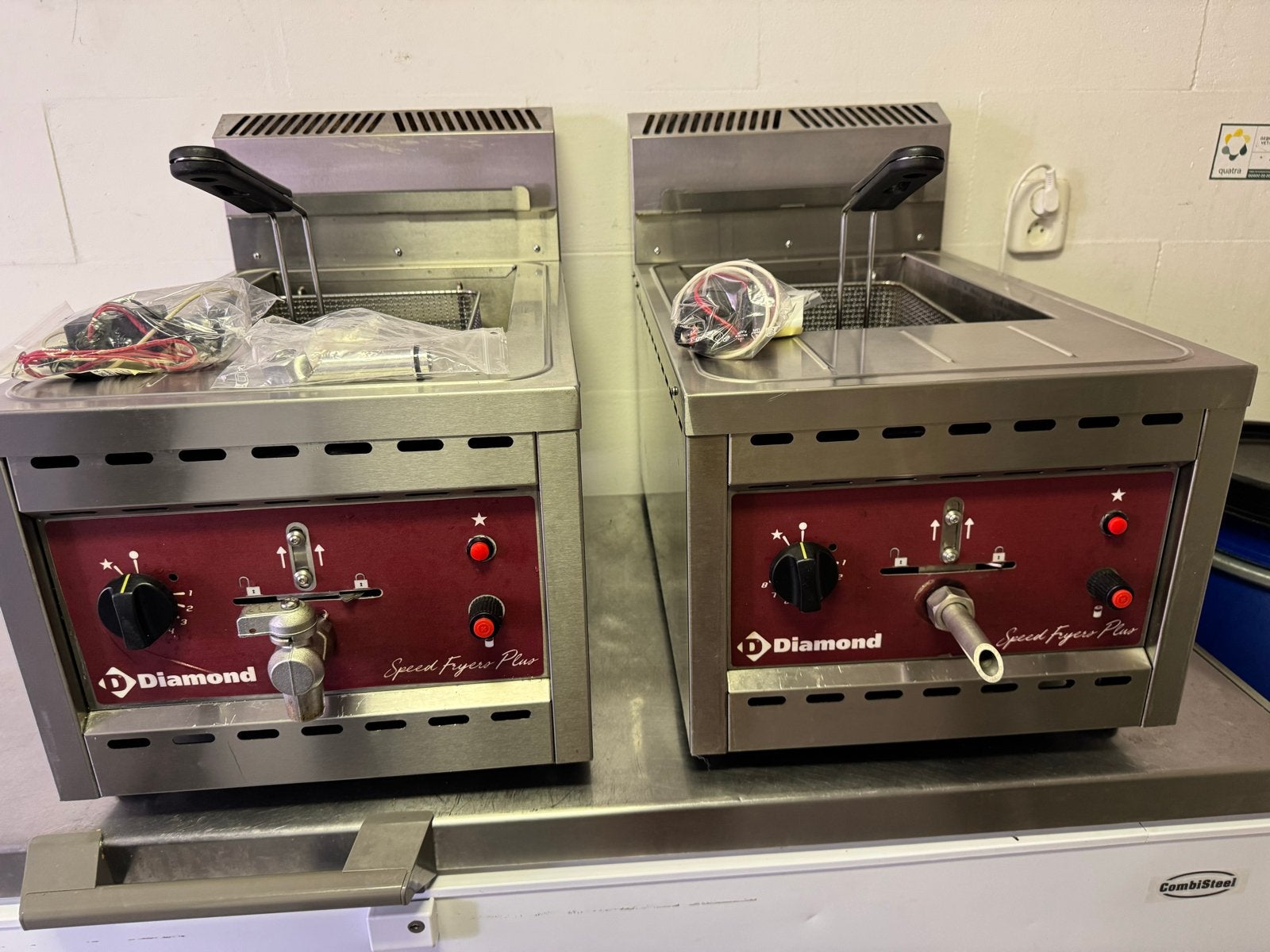Diamond friteuse  (2 stuks) lpg ,gaz 12 liter per stuk 750, Ophalen, Gebruikt, Fornuis, Frituur en Grillen