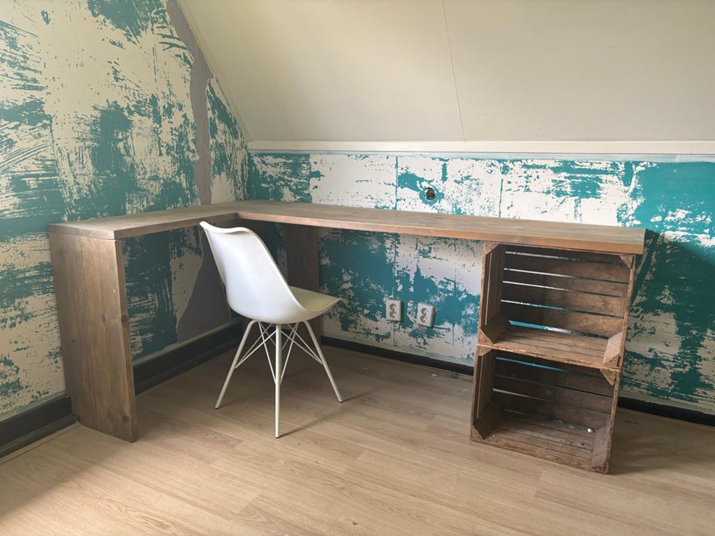 Hoekbureau van hout met opbergruimte, Opbergruimte, Gebruikt, Hout, Hoekbureau