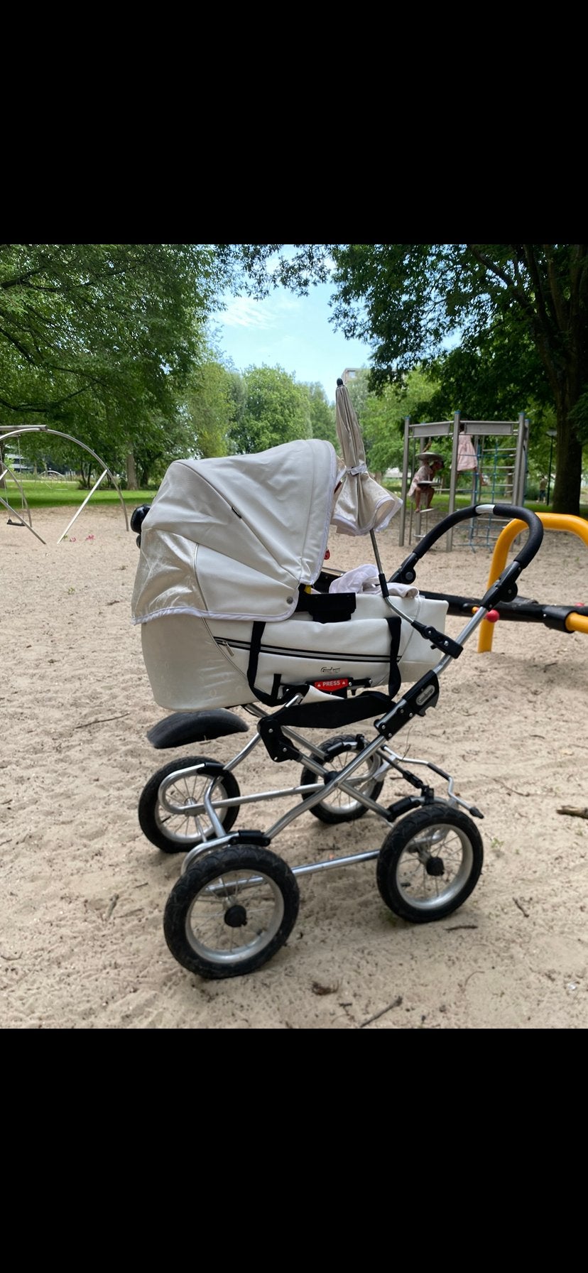 Gebruikte Emmaljunga kinderwagen met lekke band, Gebruikt, Luchtbanden, Ophalen, Kinderwagen
